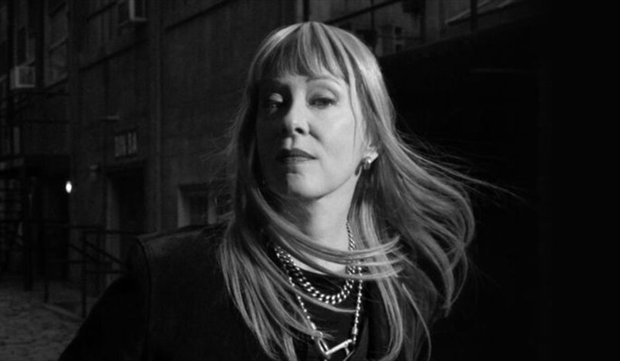 Suzanne Vega: Flying With Angels