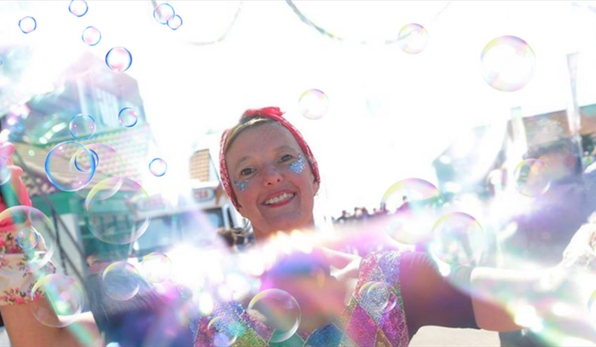 Bubble Bea’s Big Bubble Show