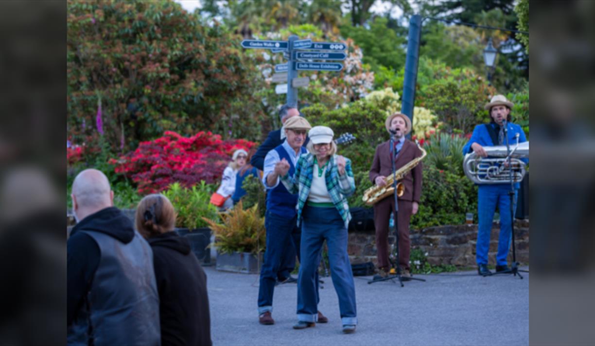 May Leonardslee Lates