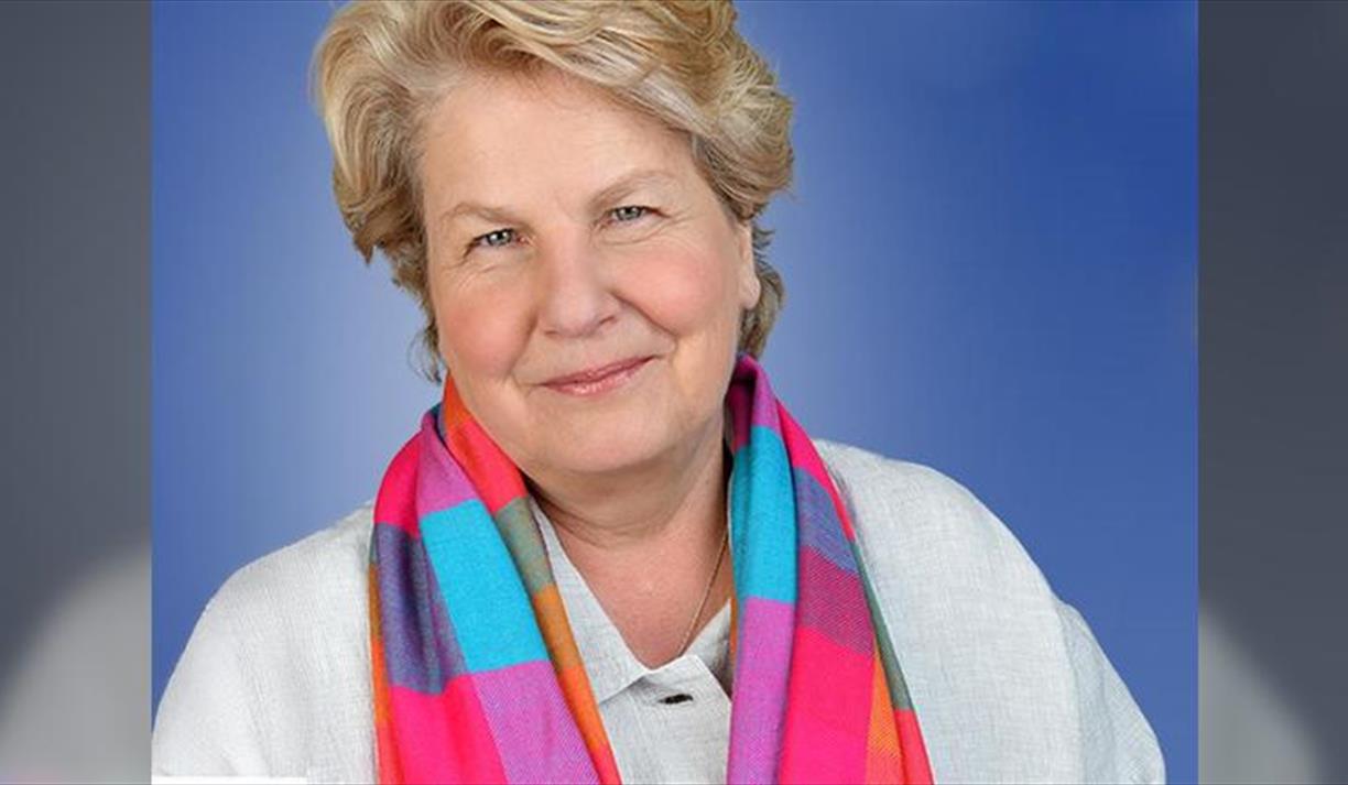 Sandi Toksvig - Friends of Dorothy