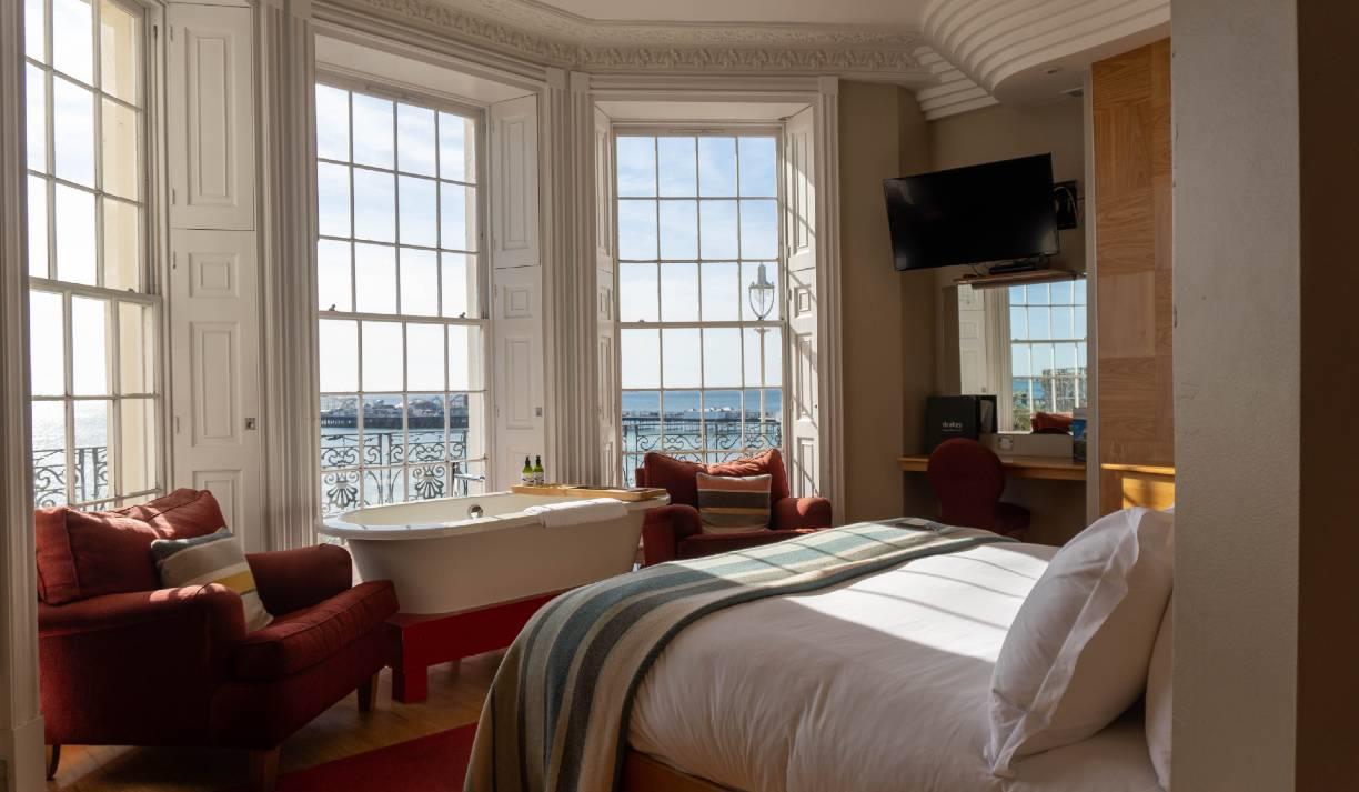 Drakes Hotel - bedroom