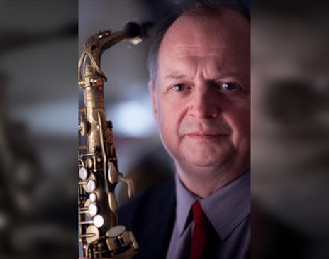 Alan Barnes Jazz Band play'Getting in the Swing for Christmas'