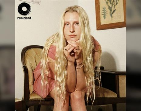 Billie Marten: Live + Signing