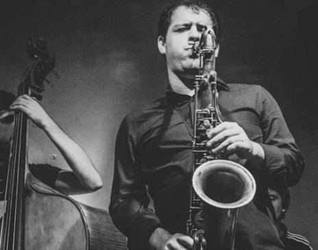 Enrique Thompson (sax) '' with The Neal Richardson Trio