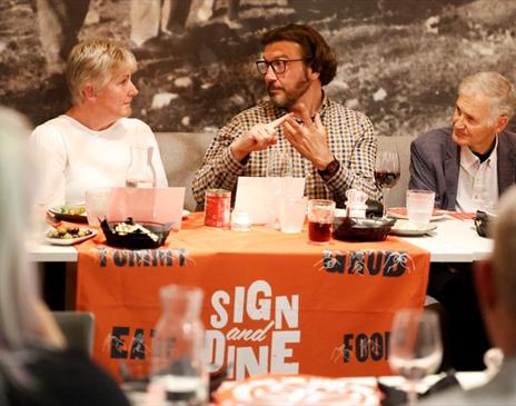 Sign and Wine | Learn BSL | Try Incredible Wines