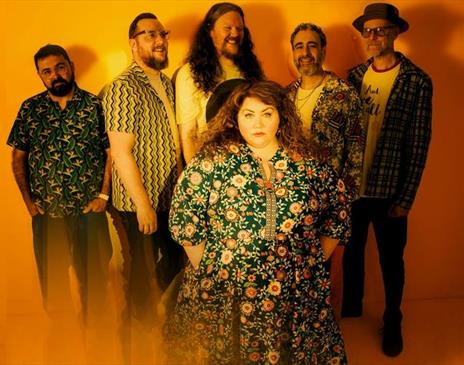 Rioghnach Connolly and Honeyfeet