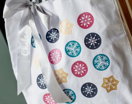 Festive Bauble Tote Bag Cricut Craft Workshop