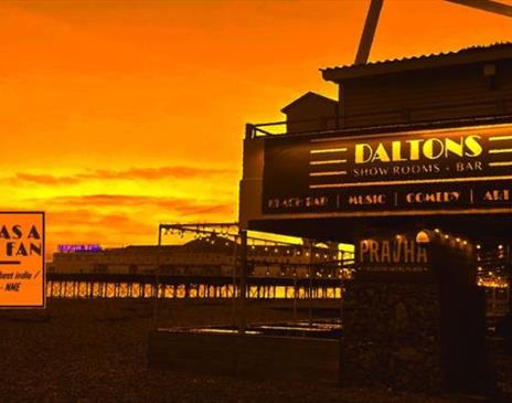 Des Was a Bowie Fan: Brighton Beach Club Special