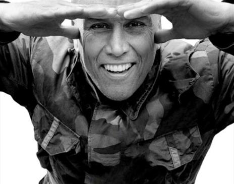 Bez 'in Conversation' - the Nine Lives of a Happy Monday