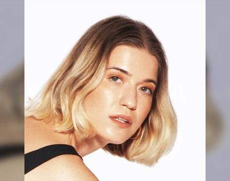 Olga Koch: Fat Tom Cruise