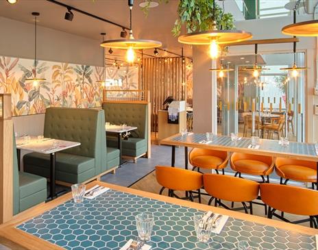 PizzaExpress_Brighton_JubileeSt_Interior