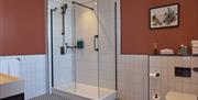 DoubleTree by Hilton Brighton Metropole - bathroom