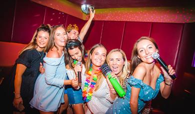 Lucky Voice - group of girls