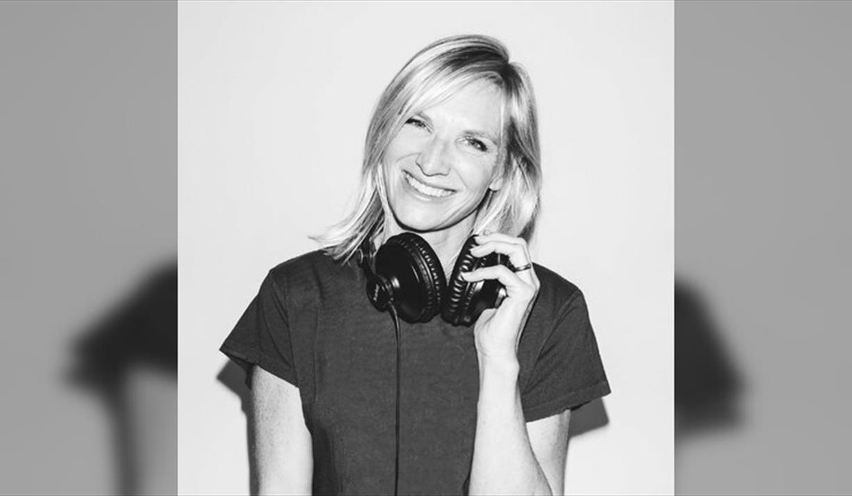 Jo Whiley's 90s Anthems Jo Whiley's 90s Anthems