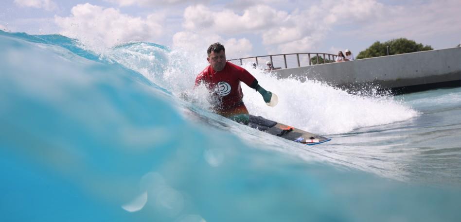 Adaptive Surfing At The Wave