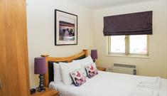 Your Stay Bristol - Cotham Lawn bedroom
