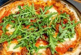 Pizza with rocket