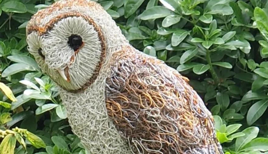 A sculpture of an owl