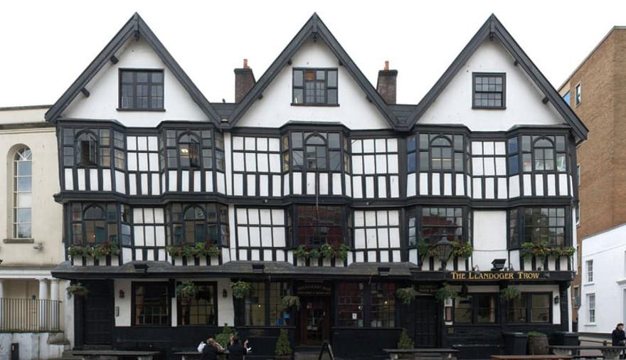 Haunted and Hidden Bristol Walk & Haunted Pub Stopping Tour
