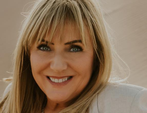 Picture of performer Frances Black