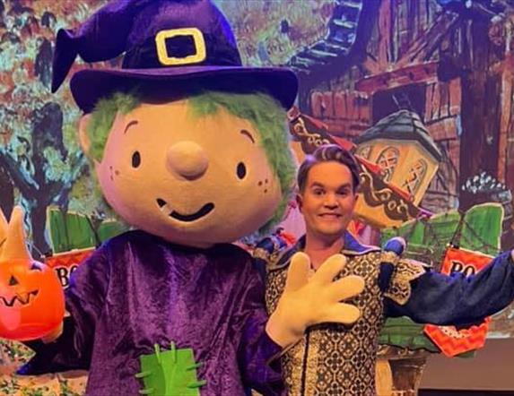 Performers for Mr Hullaballoo.