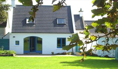 Hunter’s Cottage Giant’s Causeway