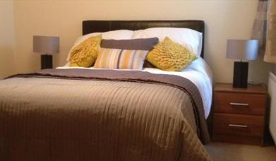 10 Peninsula Apartments