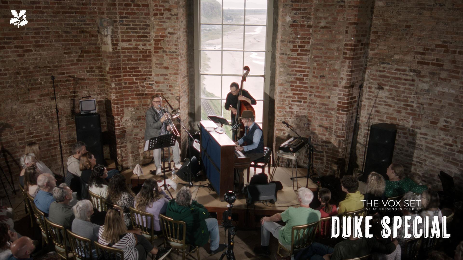A photograph of Duke Special performing in Mussenden Temple.