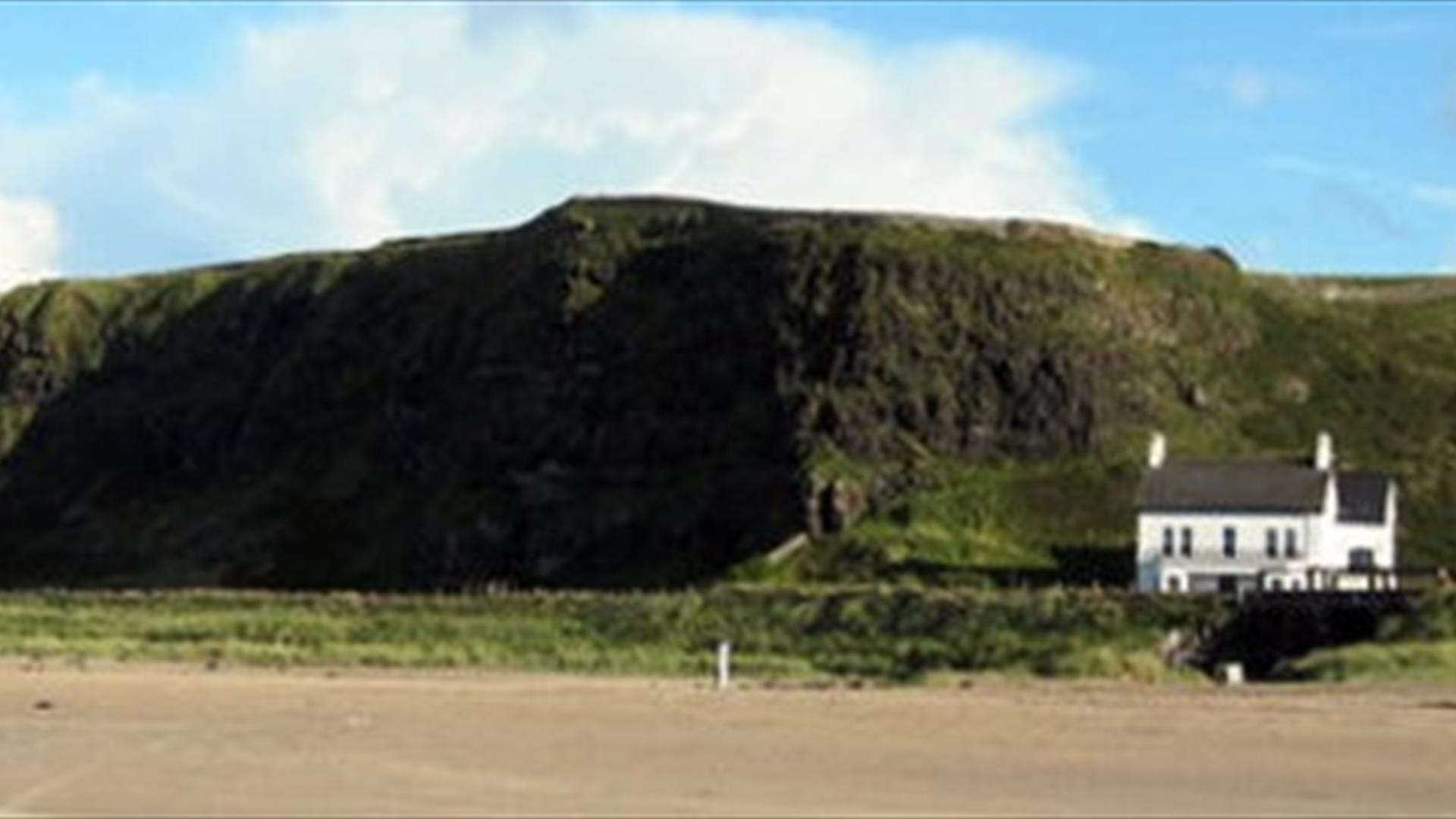 Downhill Beachhouse Castlerock