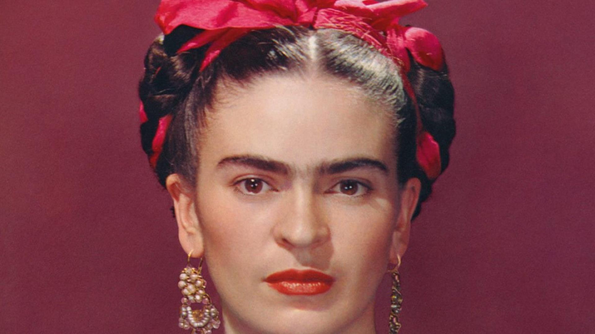an actor portraying frida kahlo