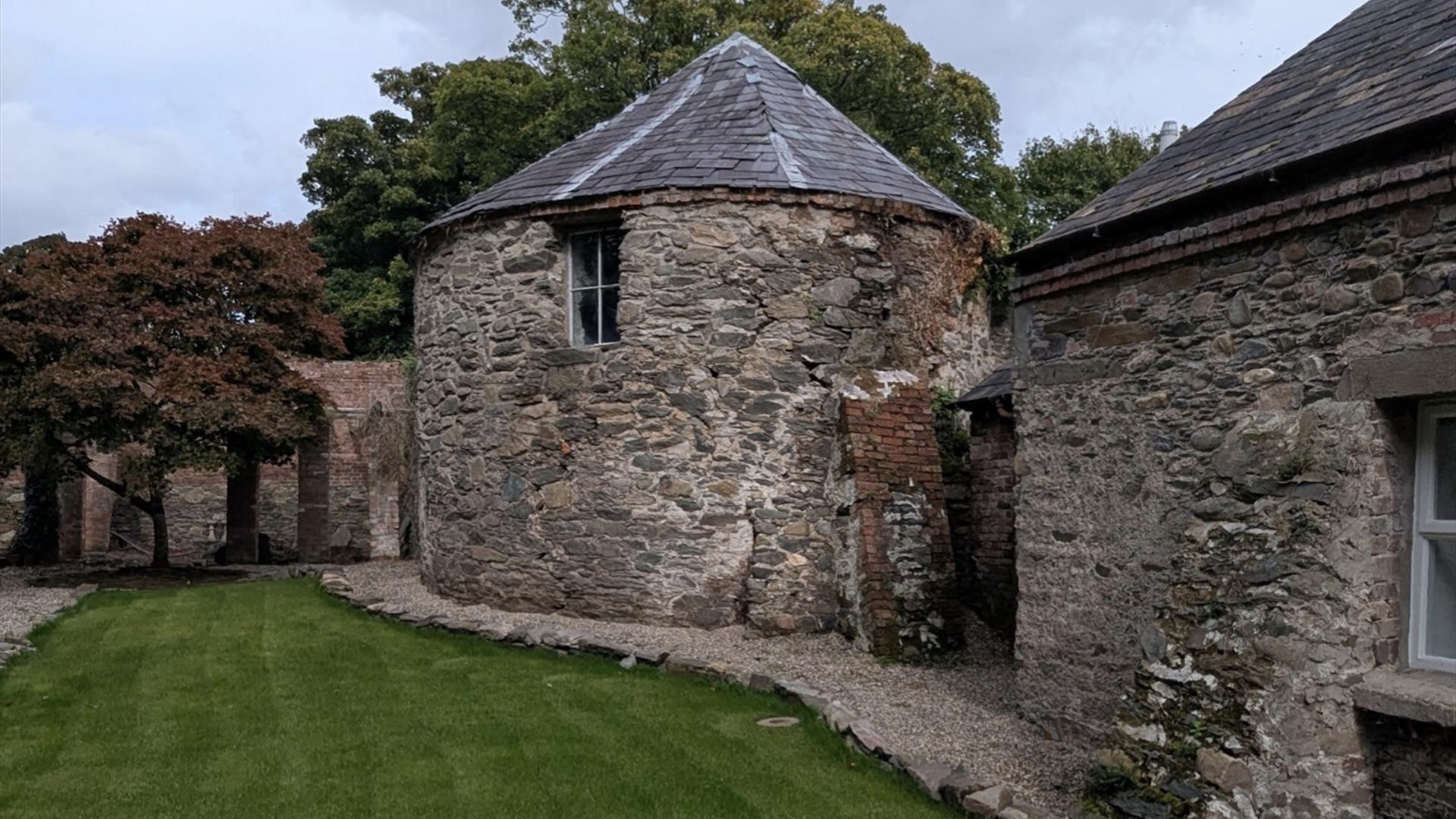 a traditional irish home made of stone