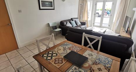2 West Bay Apartmenta