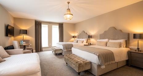 Salthouse Spacious Family Room
