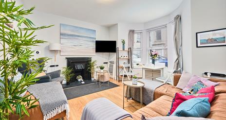 Portrush by the Sea - 1 Princess Yellow