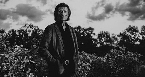 Black and white picture of Chris Smither