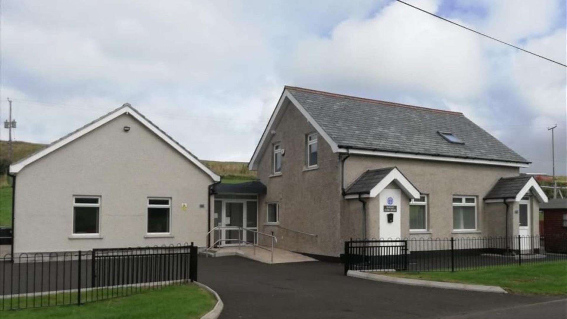 View of Dunluce Guide House from the front, further images of kitchen, TV room, twin room and dorm. View of Dunluce Guide House from the front, further images of kitchen, TV room, twin room and dorm.