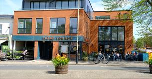Fioro Lounge Exterior