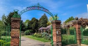 Sandford Park Cheltenham entrance