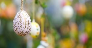 Hanging Easter eggs