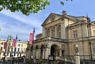 Cheltenham Town Hall, events venue Cheltenham, live entertainment venue Cheltenham