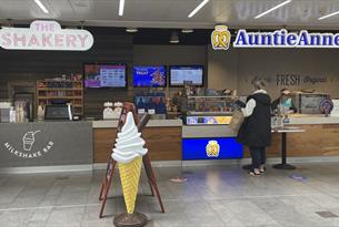 Auntie Anne's Pretzels exterior
