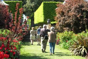 Tour Guide Cheltenham