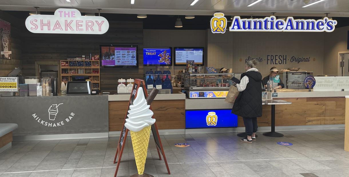 Auntie Anne's Pretzels exterior
