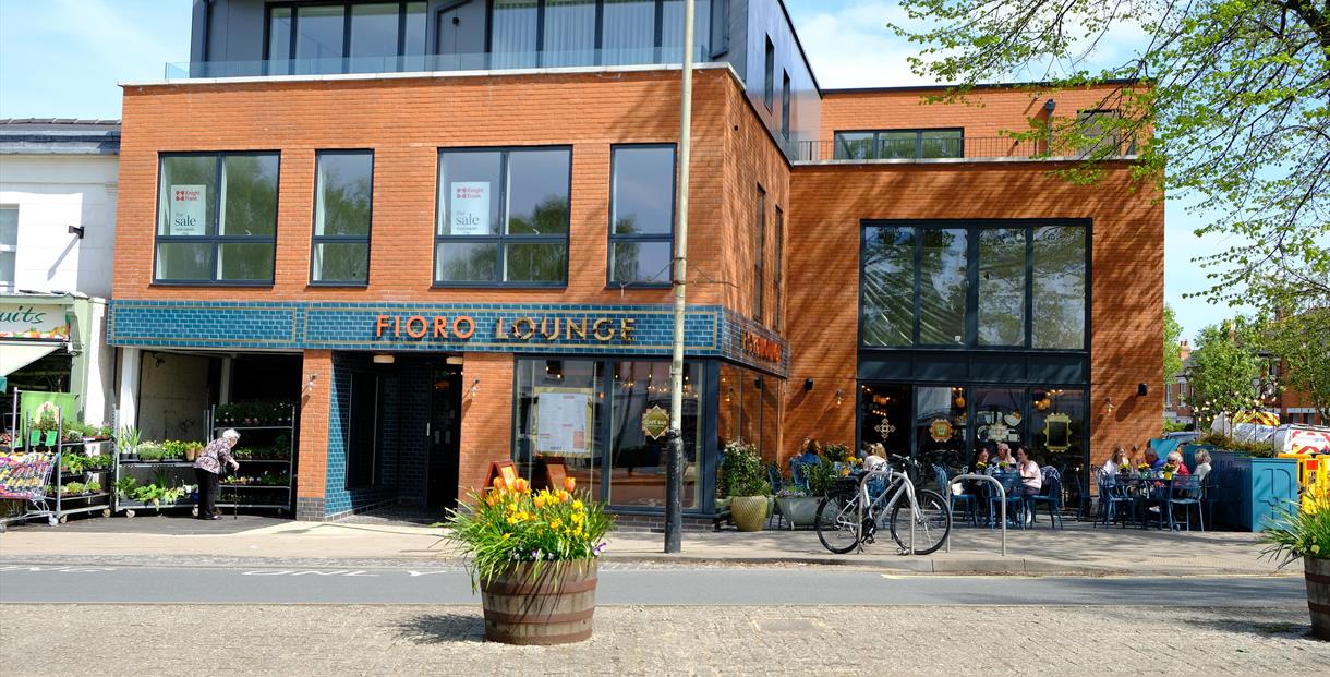 Fioro Lounge Exterior