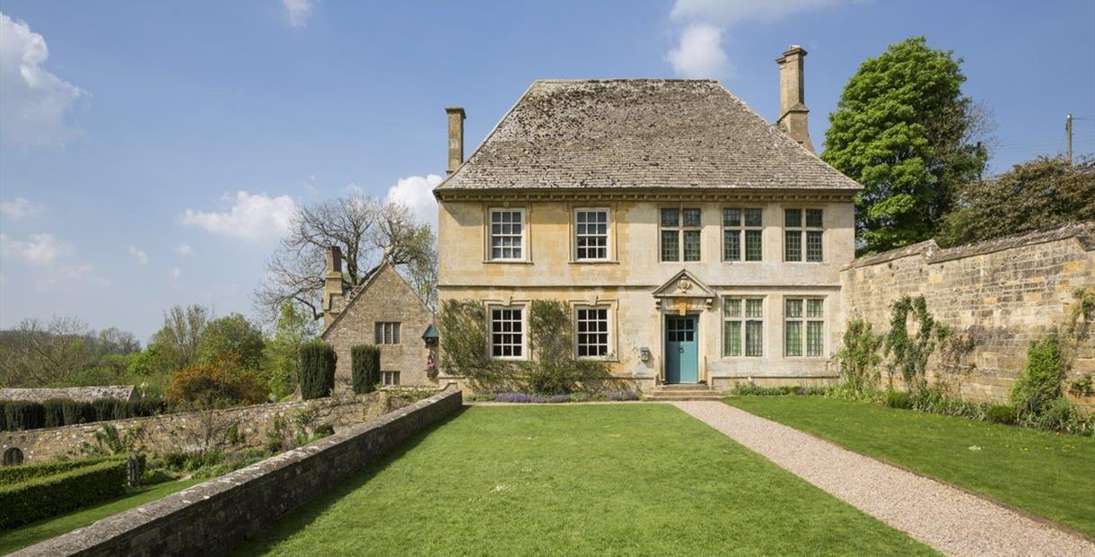 Snowshill Manor & Garden house exterior