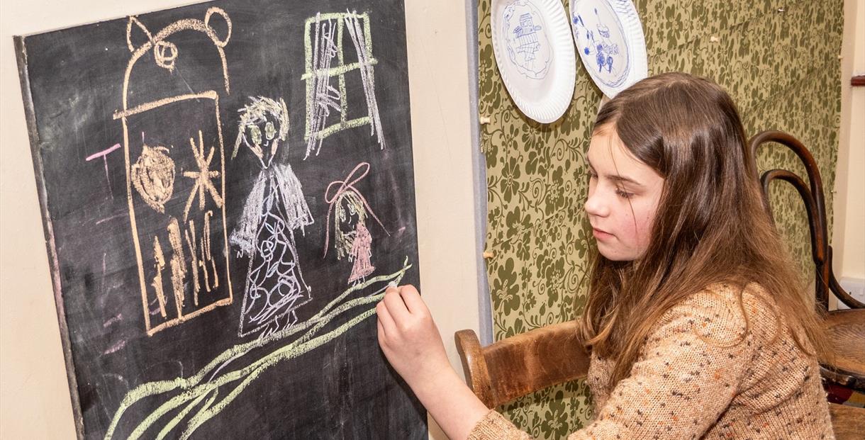 Children's Craft Drop In: Victorian Letter Writing at Holst Victorian House