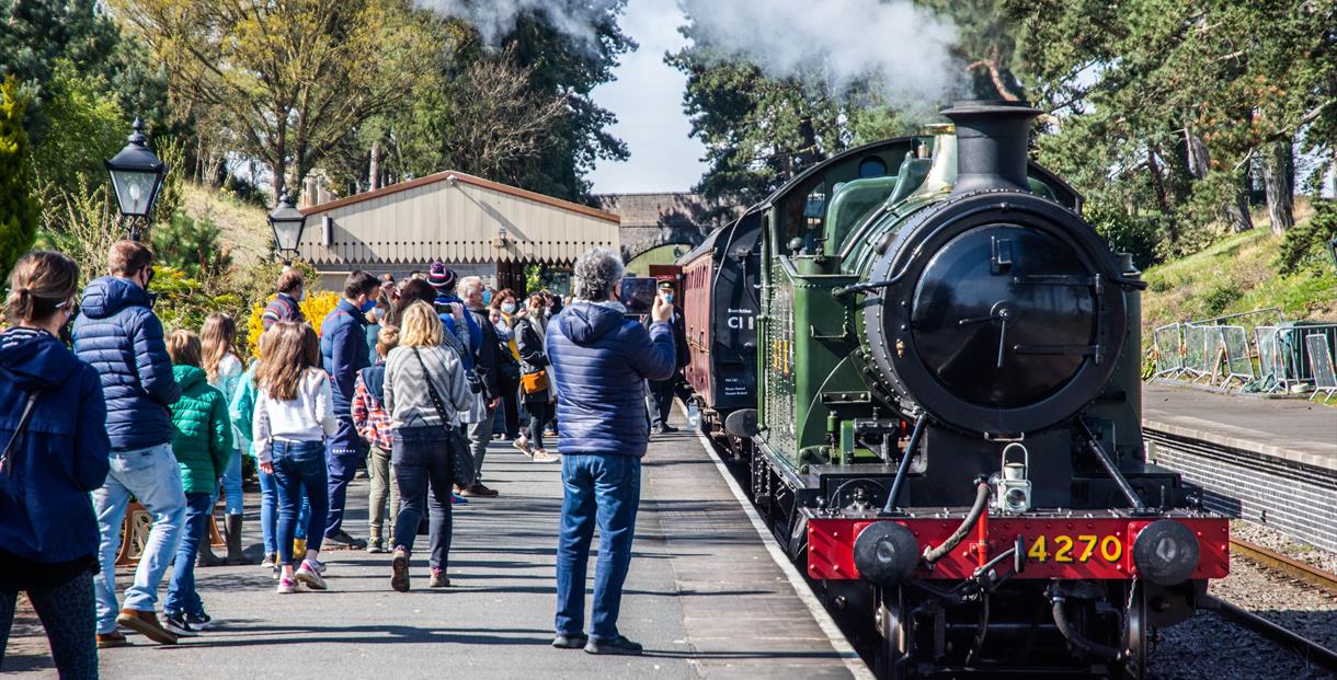 1919-built loco 4270 at Cheltenham Racecourse train station