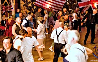 Lindy Hop Dance Classes