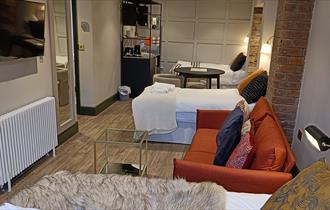 Family Room 10