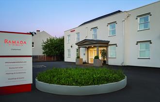 Ramada by Wyndham Cheltenham - Exterior